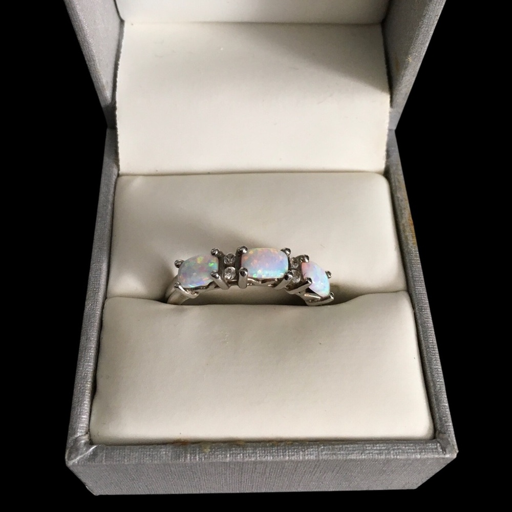 925 Sterling Silver White Opal Ring (NEW)